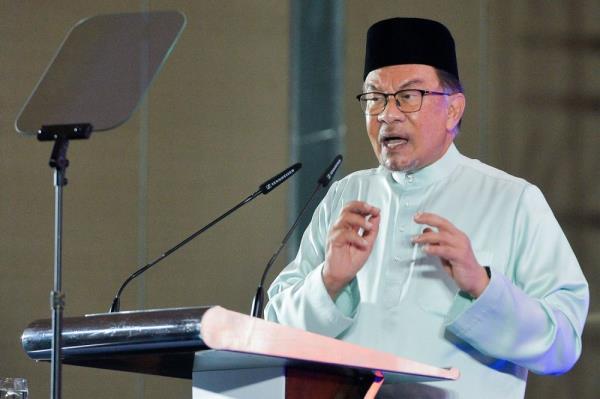 PM Anwar: Education Ministry, Mosti should find new approaches to increase students' interest in Science, Mathematics