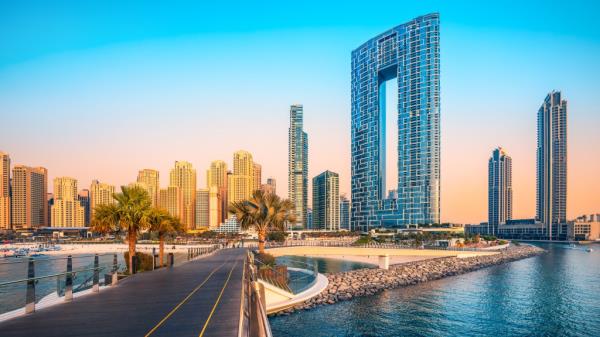 Globally, Dubai led the market with 85 sales, though overall luxury home sales declined by 4%